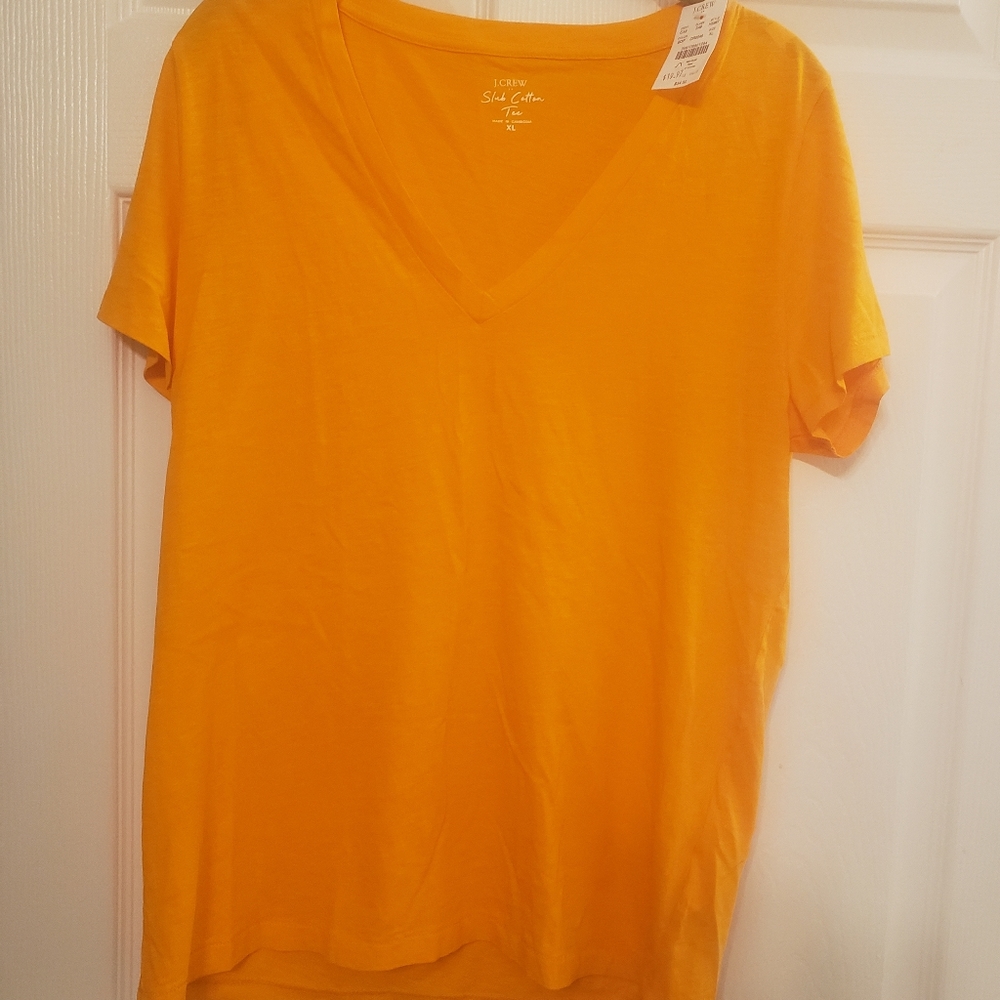 V-neck tee